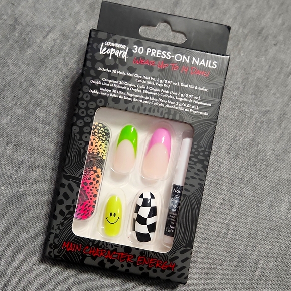 RARE!! Limited Edition Strawberry Leopard 30-Count Press-On Fashion Nails - Picture 1 of 6